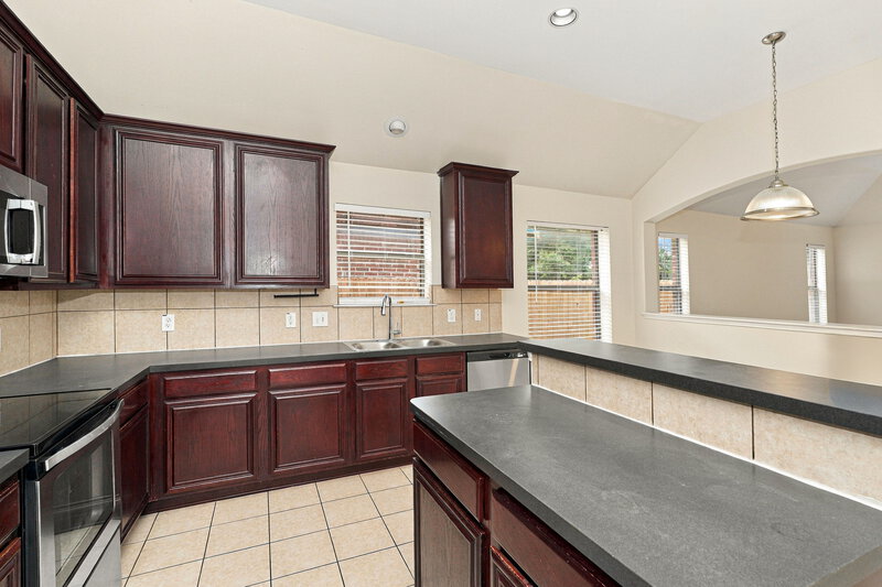 1,855/Mo, 6420 Spring Ranch Dr Fort Worth, TX 76179 Kitchen View