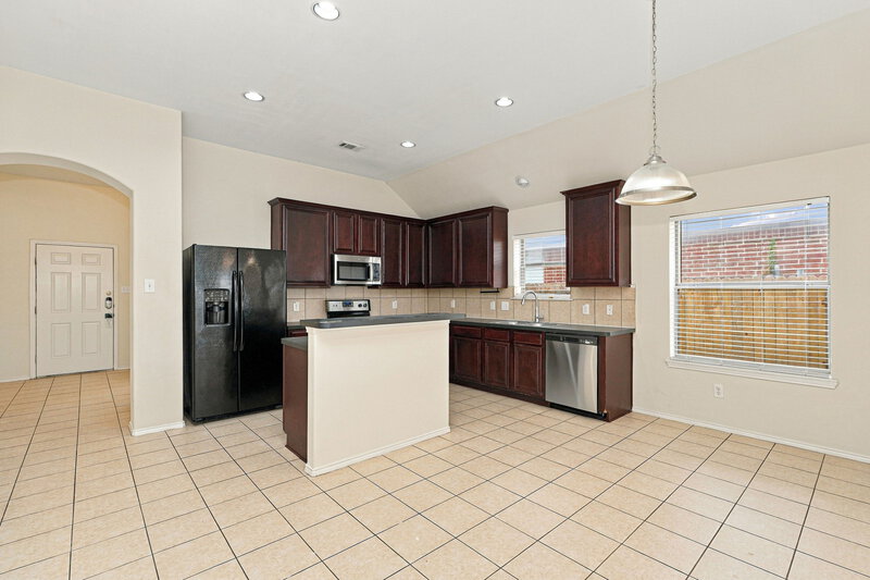 1,855/Mo, 6420 Spring Ranch Dr Fort Worth, TX 76179 Kitchen View 3