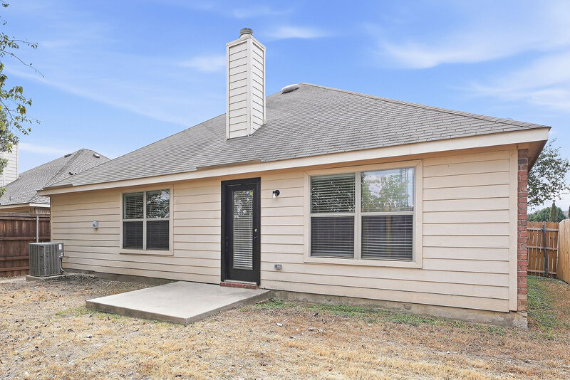 1,855/Mo, 6420 Spring Ranch Dr Fort Worth, TX 76179 Rear View