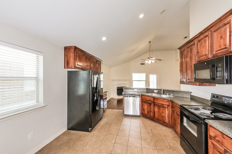 2,210/Mo, 1220 Roping Reins Way Haslet, TX 76052 Kitchen View 2