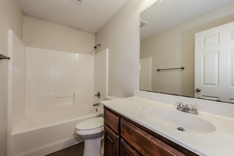 2,210/Mo, 1220 Roping Reins Way Haslet, TX 76052 Bathroom View
