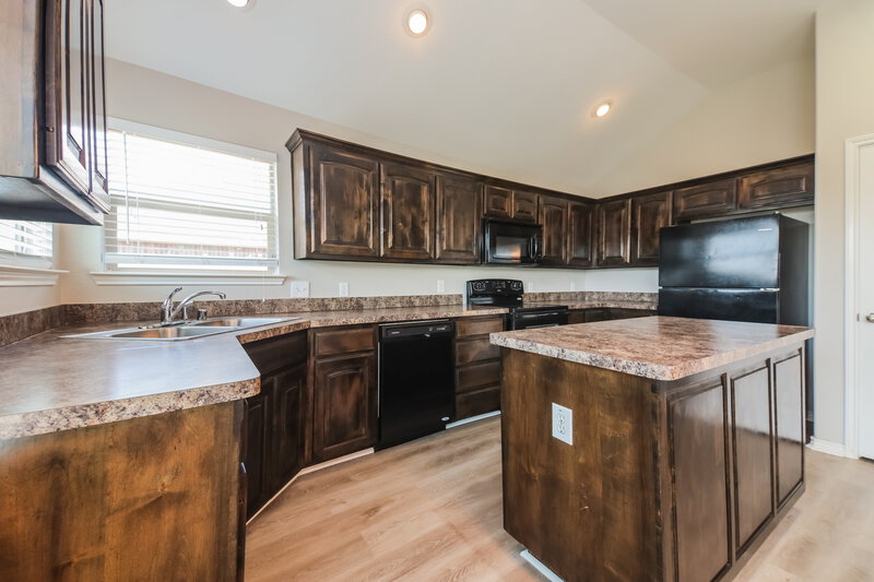 2,019/Mo, 12804 Bruce Dr Balch Springs, TX 75180 Kitchen View