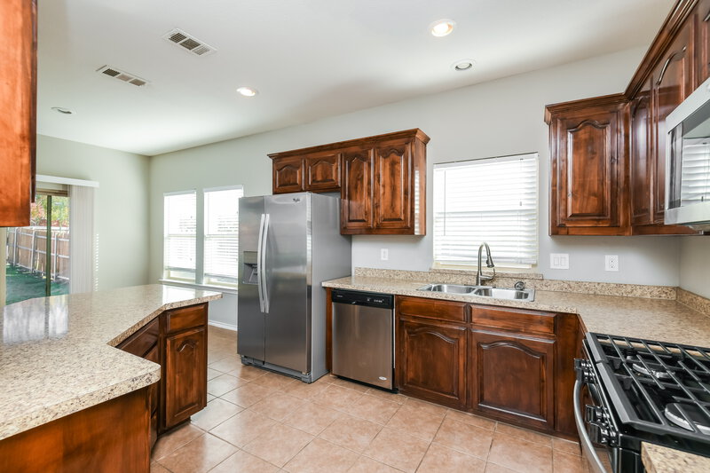 2,230/Mo, 5180 Britton Ridge Ln Fort Worth, TX 76179 Kitchen View 2