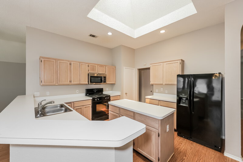 2,680/Mo, 665 Beatty Dr Grand Prairie, TX 75052 Kitchen View 2