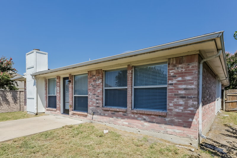 2,680/Mo, 665 Beatty Dr Grand Prairie, TX 75052 Rear View 2