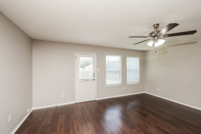 1,890/Mo, 6624 Cantata Ct Dallas, TX 75241 Living Room View 2