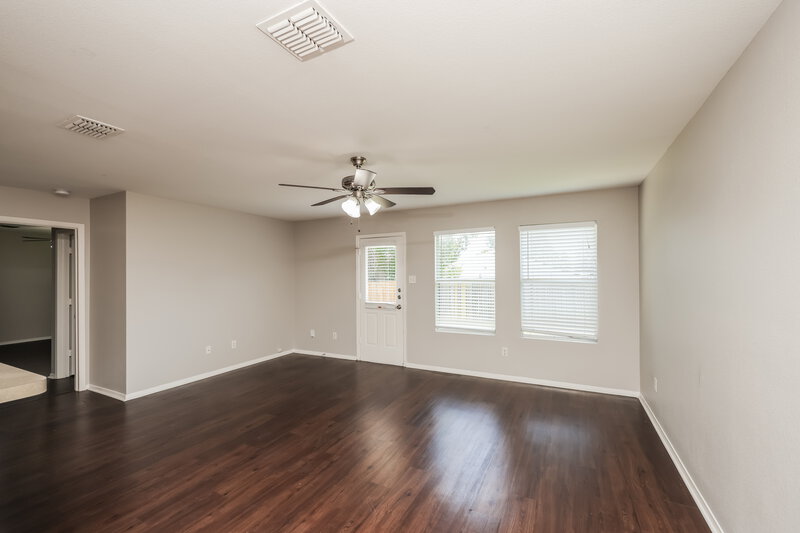 1,890/Mo, 6624 Cantata Ct Dallas, TX 75241 Living Room View 3