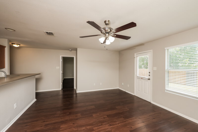 1,890/Mo, 6624 Cantata Ct Dallas, TX 75241 Living Room View 4