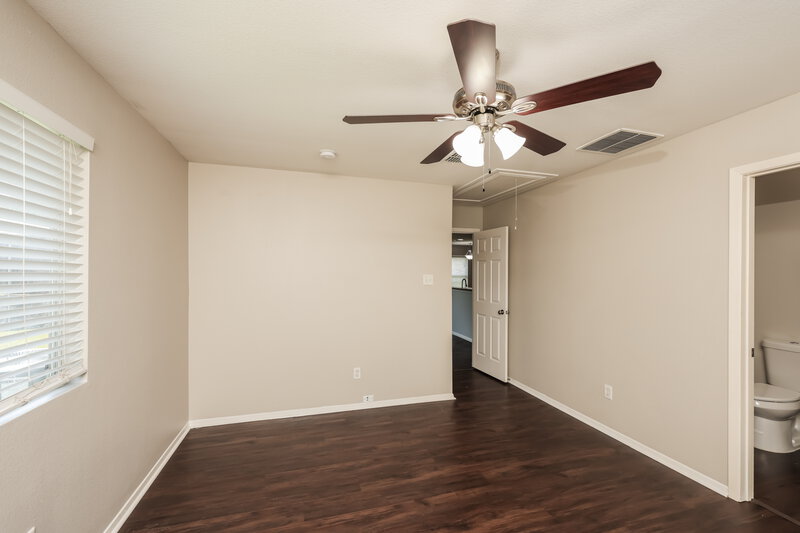 1,890/Mo, 6624 Cantata Ct Dallas, TX 75241 Main Bedroom View 2