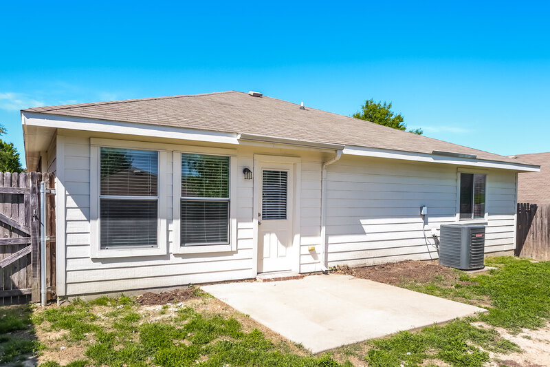 1,920/Mo, 6624 Cantata Ct Dallas, TX 75241 Rear View