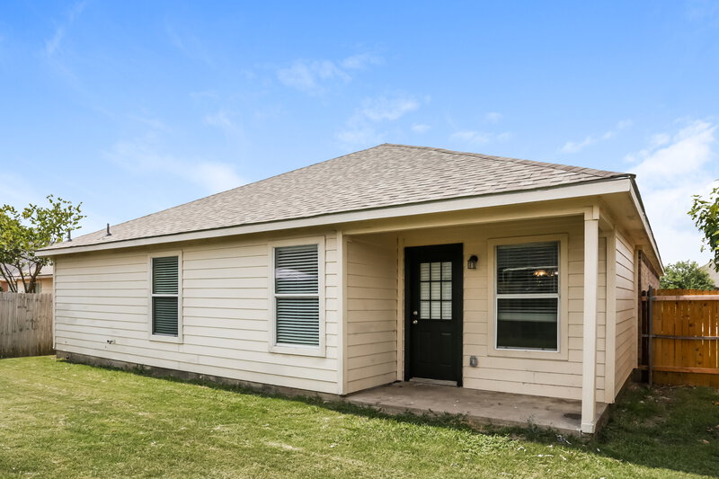 1,975/Mo, 344 Creekside Way Waxahachie, TX 75165 Rear View