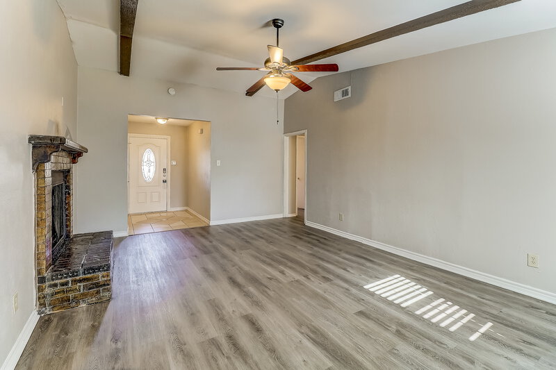 1,810/Mo, 742 Yale Dr Lancaster, TX 75134 Living Room View