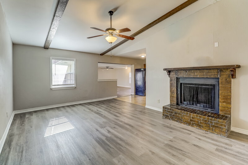 1,810/Mo, 742 Yale Dr Lancaster, TX 75134 Living Room View 2