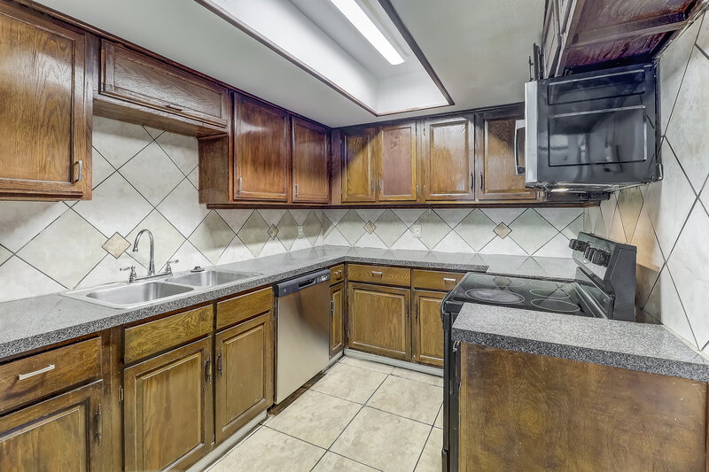 1,810/Mo, 742 Yale Dr Lancaster, TX 75134 Kitchen View