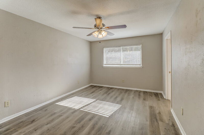 1,810/Mo, 742 Yale Dr Lancaster, TX 75134 Main Bedroom View