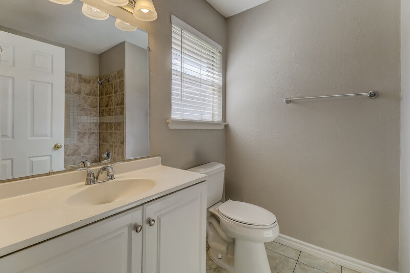 1,810/Mo, 742 Yale Dr Lancaster, TX 75134 Bathroom View