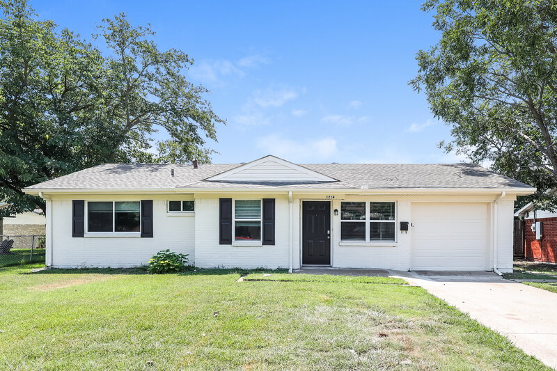 0/Mo, 1214 Ashland Dr Mesquite, TX 75149 External View