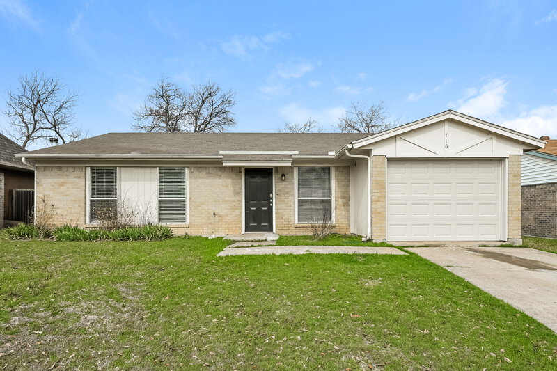 1,820/Mo, 716 Admiralty Way Fort Worth, TX 76108 External View