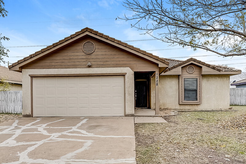 2,060/Mo, 1228 Nelson Pl Burleson, TX 76028 External View
