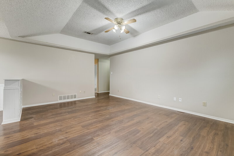 2,060/Mo, 1228 Nelson Pl Burleson, TX 76028 Living Room View 2