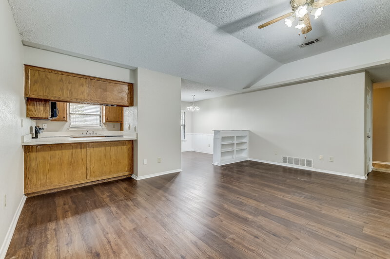2,060/Mo, 1228 Nelson Pl Burleson, TX 76028 Living Room View 3