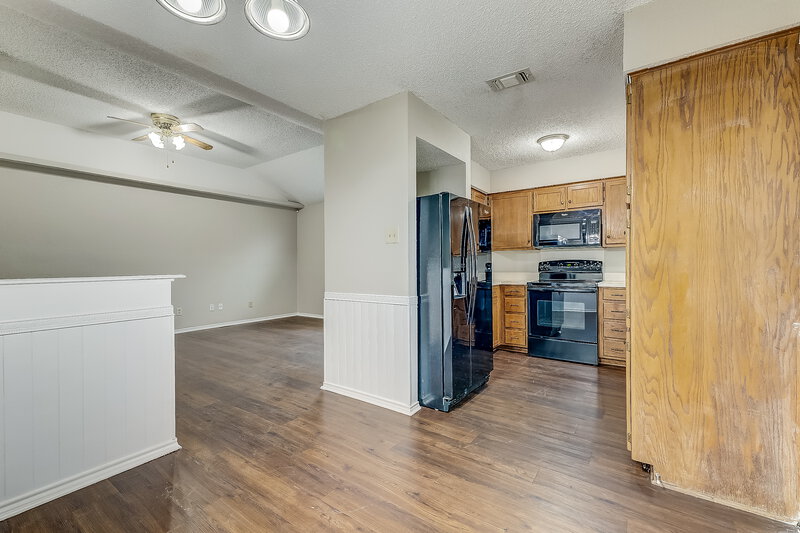 2,060/Mo, 1228 Nelson Pl Burleson, TX 76028 Kitchen View