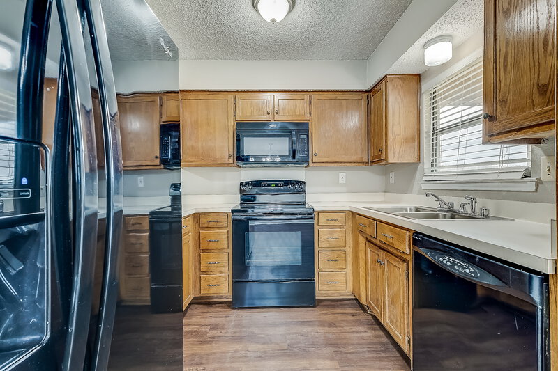 2,060/Mo, 1228 Nelson Pl Burleson, TX 76028 Kitchen View 2