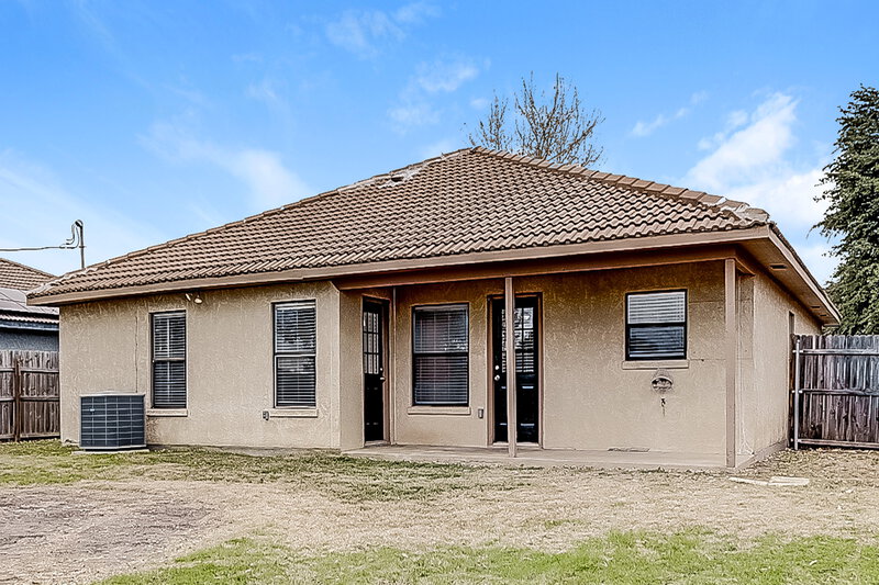 2,060/Mo, 1228 Nelson Pl Burleson, TX 76028 Rear View