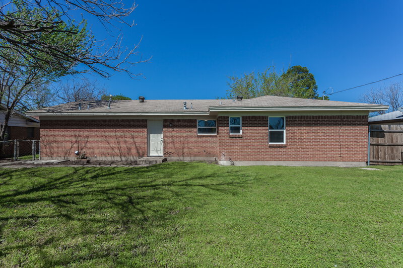 1,815/Mo, 7708 Clenis Ln North Richland Hills, TX 76180 Rear View