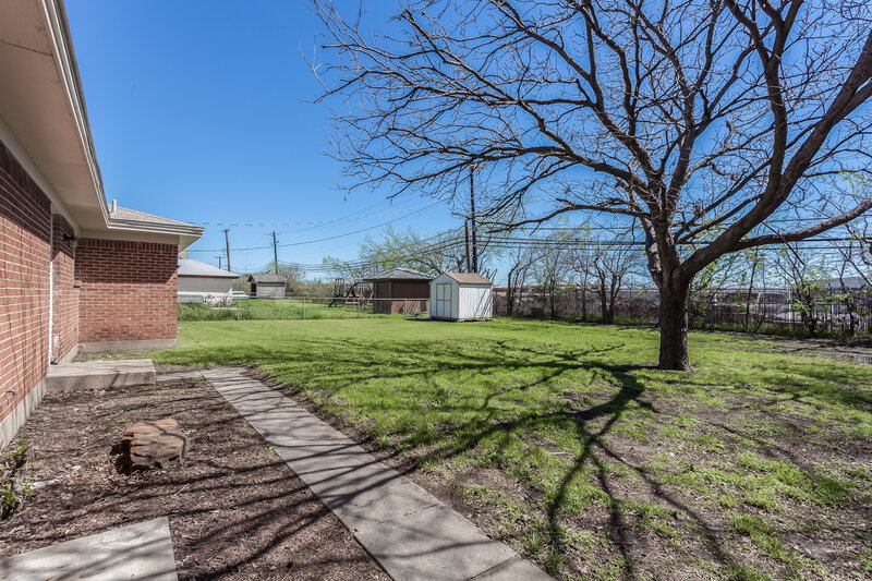 1,815/Mo, 7708 Clenis Ln North Richland Hills, TX 76180 Exterior View