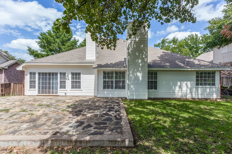 0/Mo, 811 Rolling View Ct Highland Village, TX 75077 Rear View