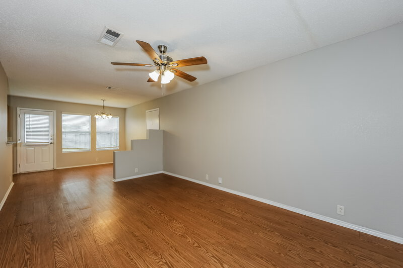 1,860/Mo, 9722 Michelle Dr Dallas, TX 75217 Living Room View