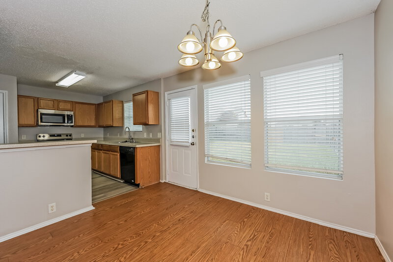 1,860/Mo, 9722 Michelle Dr Dallas, TX 75217 Dining Room View