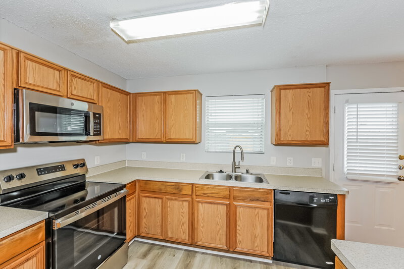 1,860/Mo, 9722 Michelle Dr Dallas, TX 75217 Kitchen View 3