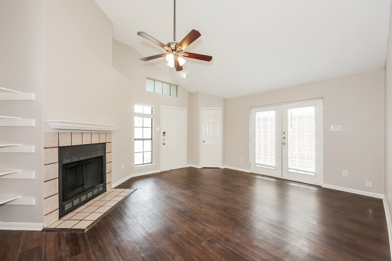 1,825/Mo, 4747 Poppy Dr E Fort Worth, TX 76137 Living Room View