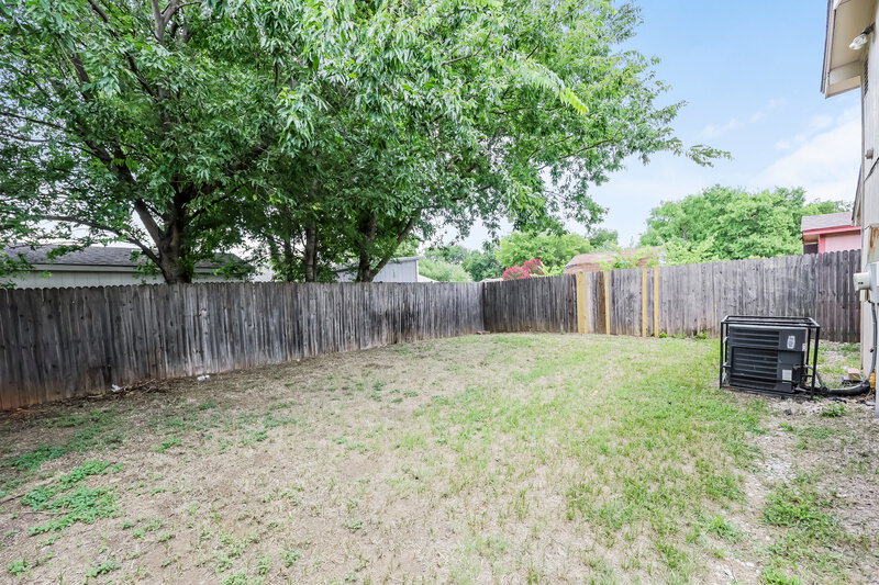 1,825/Mo, 4747 Poppy Dr E Fort Worth, TX 76137 Rear View