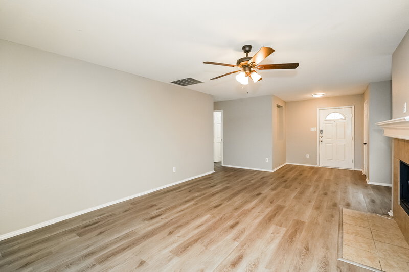 2,625/Mo, 5828 Ridge Lake Dr Fort Worth, TX 76244 Living Room View 2