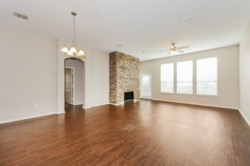 2,380/Mo, 216 Quail Meadows Ln Arlington, TX 76002 Living Room View