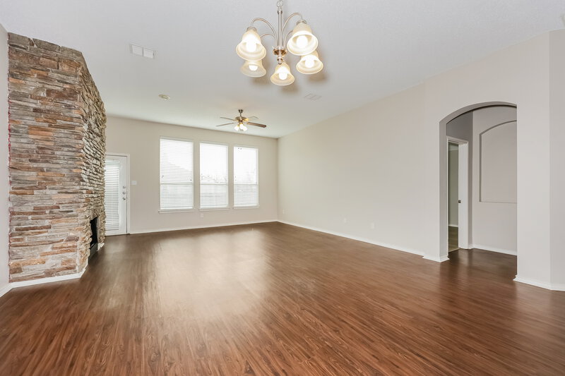 2,380/Mo, 216 Quail Meadows Ln Arlington, TX 76002 Living Room View 3