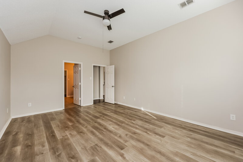 2,380/Mo, 216 Quail Meadows Ln Arlington, TX 76002 Main Bedroom View 2