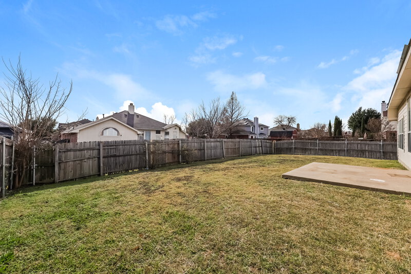 2,380/Mo, 216 Quail Meadows Ln Arlington, TX 76002 Backyard View