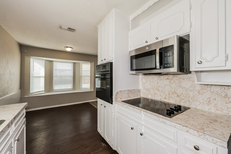 1,975/Mo, 6053 Herschel Dr Watauga, TX 76148 Kitchen View 2