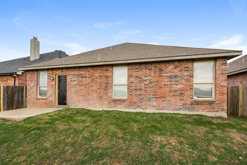 1,780/Mo, 5929 Misty Breeze Dr Fort Worth, TX 76179 Rear View
