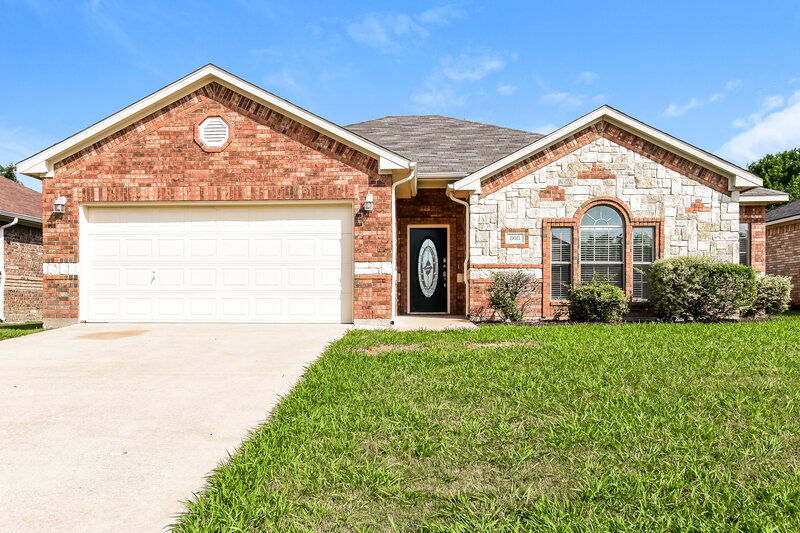 1,950/Mo, 808 Dakota Ln Seagoville, TX 75159 External View