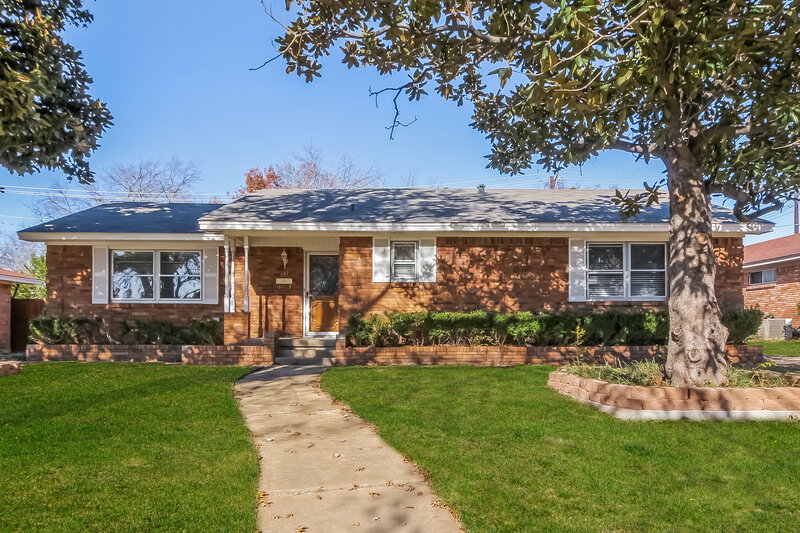2,090/Mo, 107 W Rio Grande St Garland, TX 75041 External View