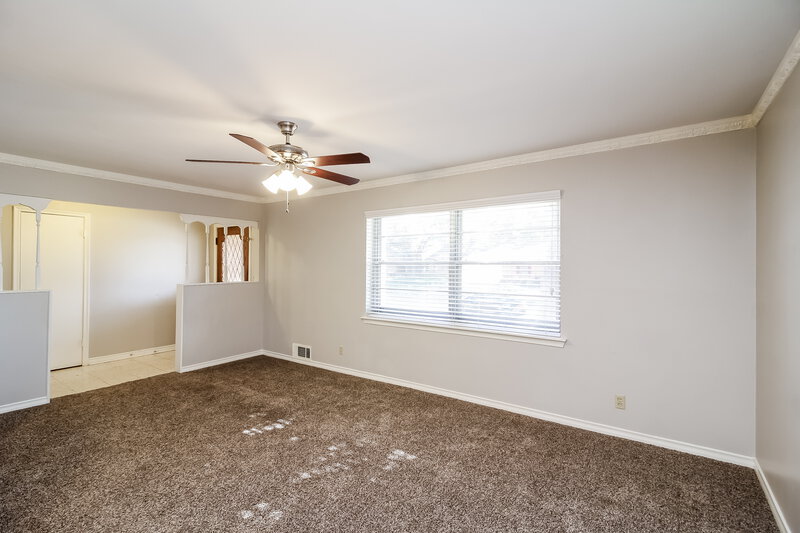 2,090/Mo, 107 W Rio Grande St Garland, TX 75041 Living Roomlarge View