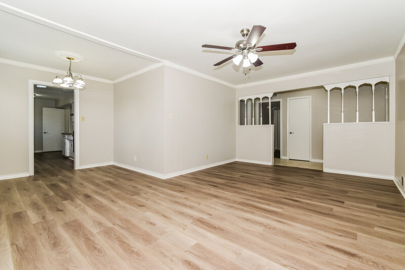 0/Mo, 107 W Rio Grande St Garland, TX 75041 Living Room View