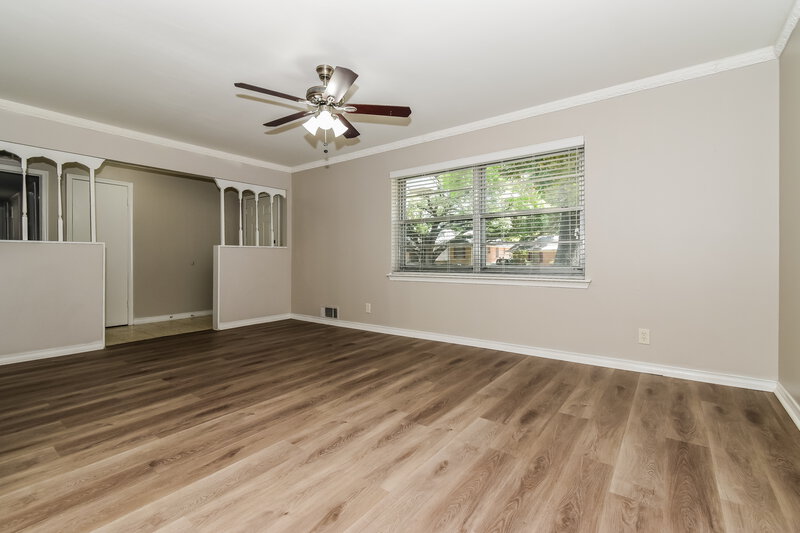 0/Mo, 107 W Rio Grande St Garland, TX 75041 Living Room View 2