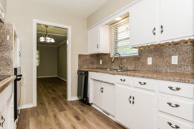 0/Mo, 107 W Rio Grande St Garland, TX 75041 Kitchen View 2