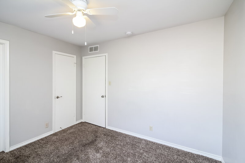 2,090/Mo, 107 W Rio Grande St Garland, TX 75041 Bedroomlarge View 3